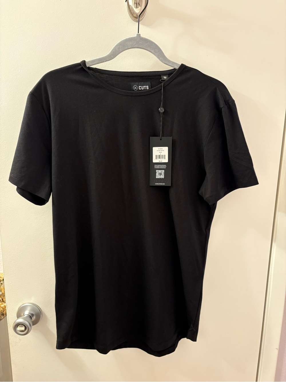CUTS AO Curve Hem Tee Mens Medium Black NWT